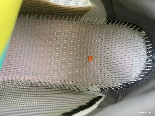 hype ID1674 Yeezy V3 Fade Adidas Salt 700 0521